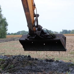 Kotrási munkák a Csente-Szakáli I. csatornán